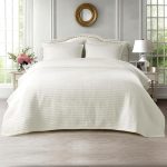 KASENTEX King Quilt Set 104″x90″ – Soft Washed 3-Layer Lightweight Bedspread, Minimalist Nordic Design, All-Season Spring & Summer Quilt Set (1 Quil